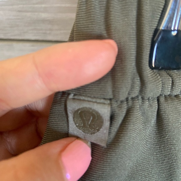 Lululemon pants - Picture 3 of 4